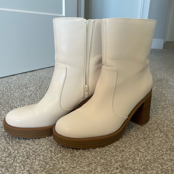 Universal Thread Jenna platform boots - Picture 4 of 7